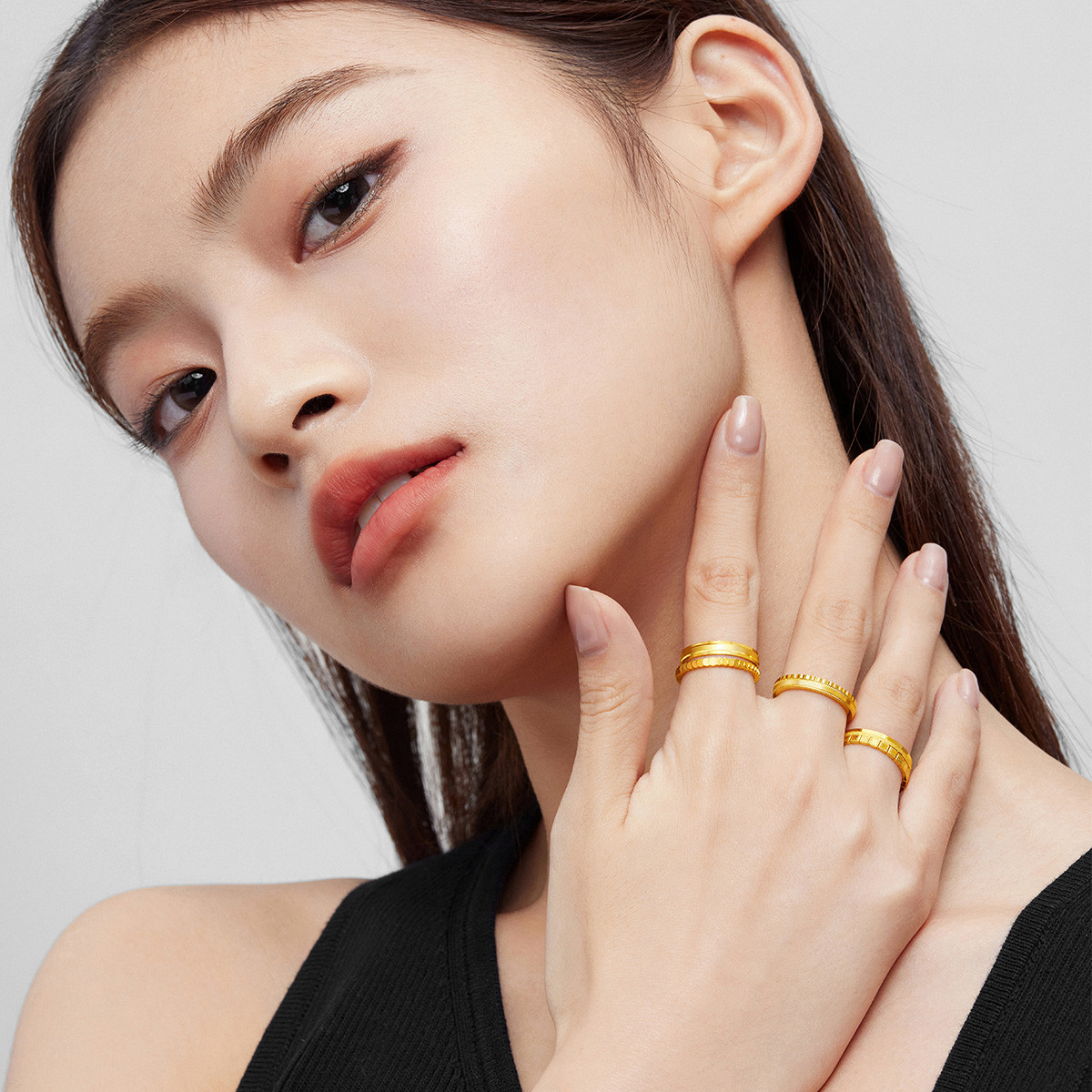 六福珠宝实心黄金戒指可刻字光面闭口戒足金送礼计价B01TBGR0036【联系客服补货】