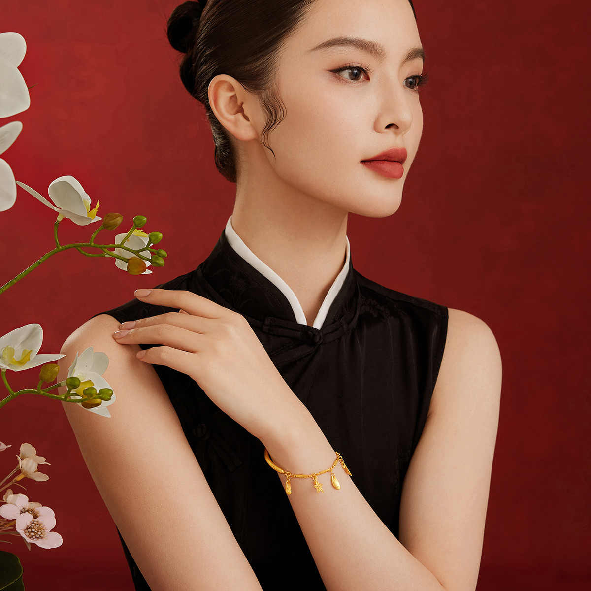 六福珠宝福满传家五叶繁星古法黄金手链女金半镯计价F41TBGB0014