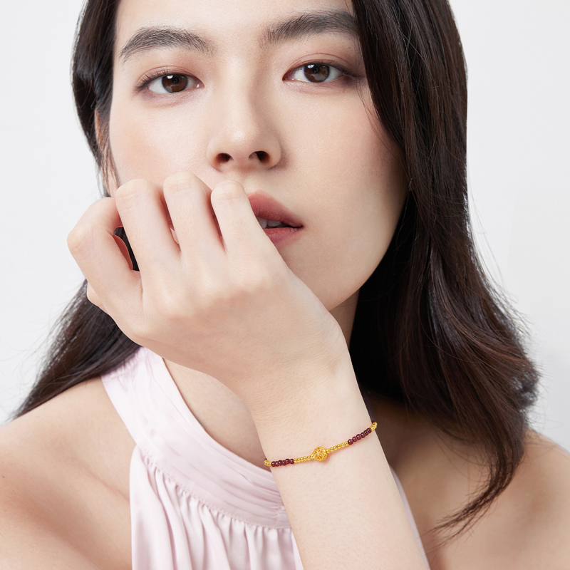 六福珠宝多肉葡萄黄金石榴石手链金珠手链女款定价GJA0007DS