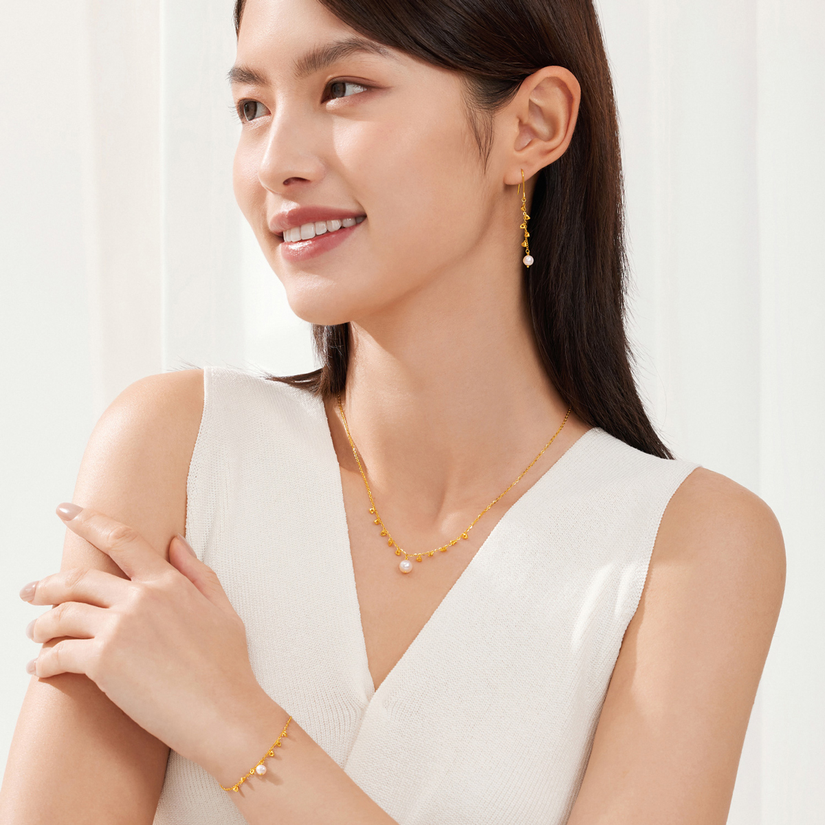 六福珠宝几何灵动黄金手链女5G足金O字链珍珠首饰计价FDG0005DS【联系客服补货】