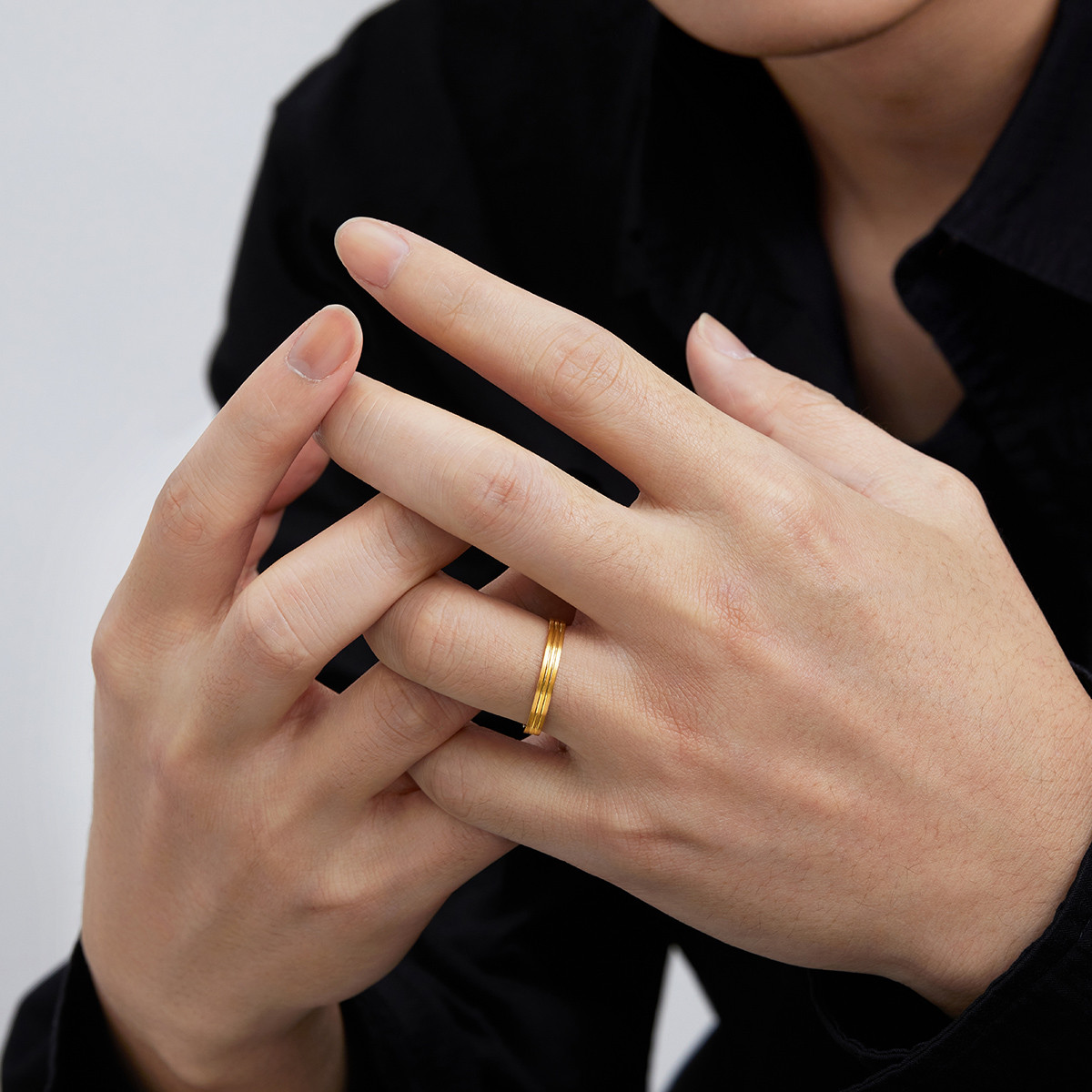 六福珠宝几何车花黄金戒指实心足金闭口戒指男款计价F63TBGR0019【联系客服补货】