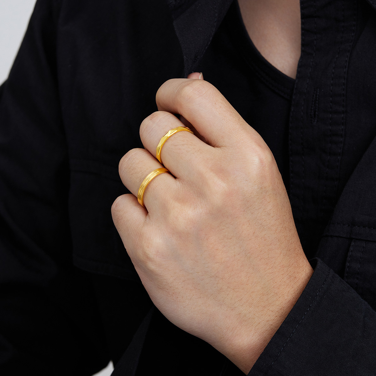 六福珠宝几何车花黄金戒指实心足金闭口戒指男款计价F63TBGR0019【联系客服补货】