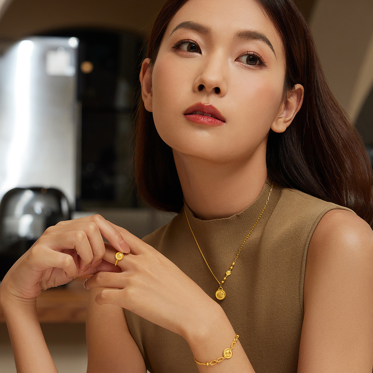 六福珠宝福满传家玫瑰花圆牌黄金戒指活口足金女计价G21TBGR0005【联系客服补货】
