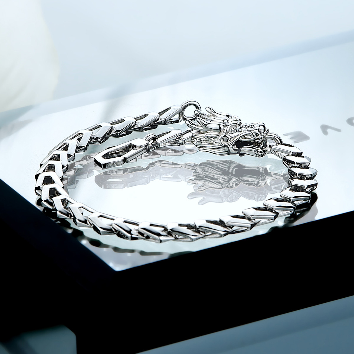 六福珠宝生肖龙头铂金手链铂950男士款白金龙骨链计价L19TBPB0024【联系客服补货】【1V1直播看货】