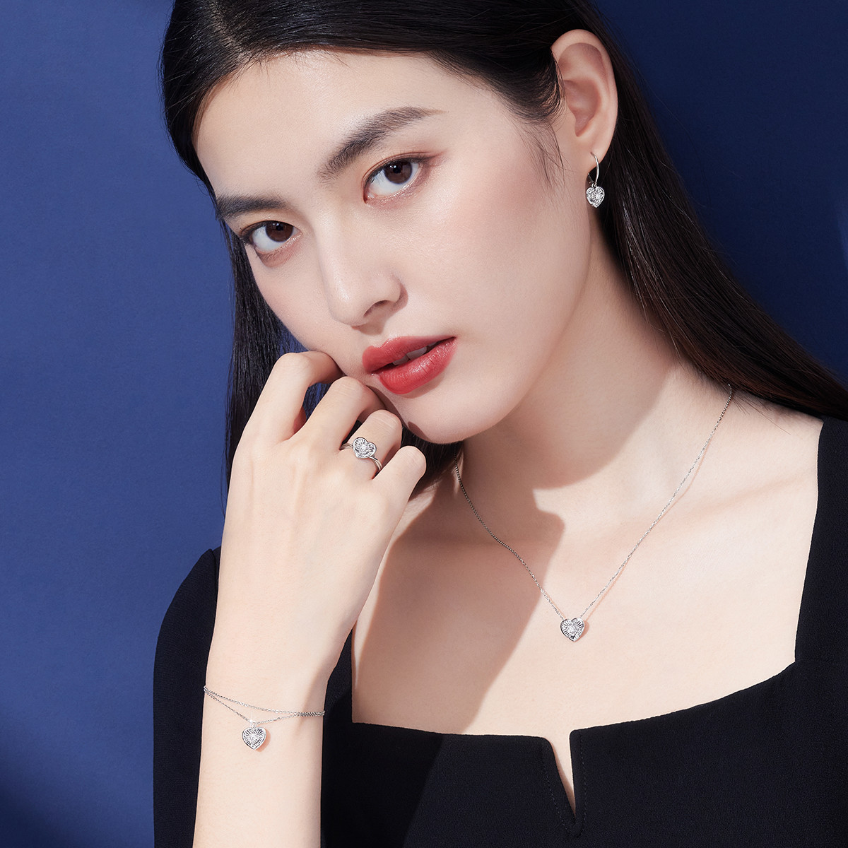 六福珠宝心形天然钻石戒指求婚钻戒女18k金亮映系列婚嫁定价FL-32374【联系客服补货】