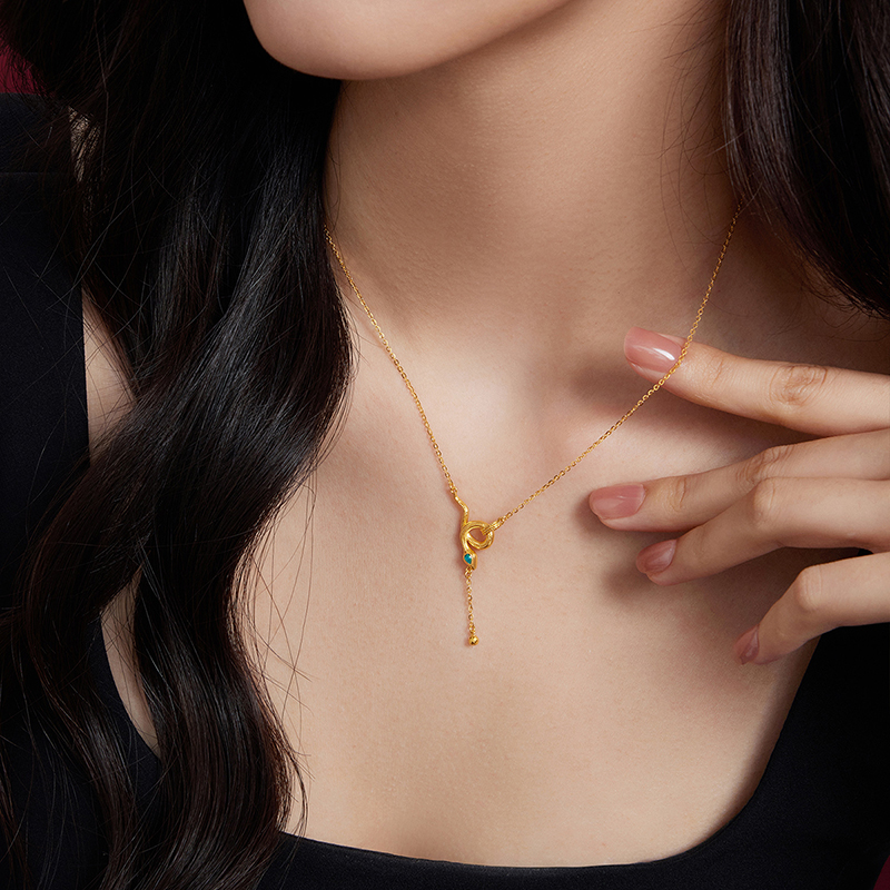 六福珠宝生肖蛇黄金项链女款时尚Y字链流苏锁骨链计价GJG0035DS