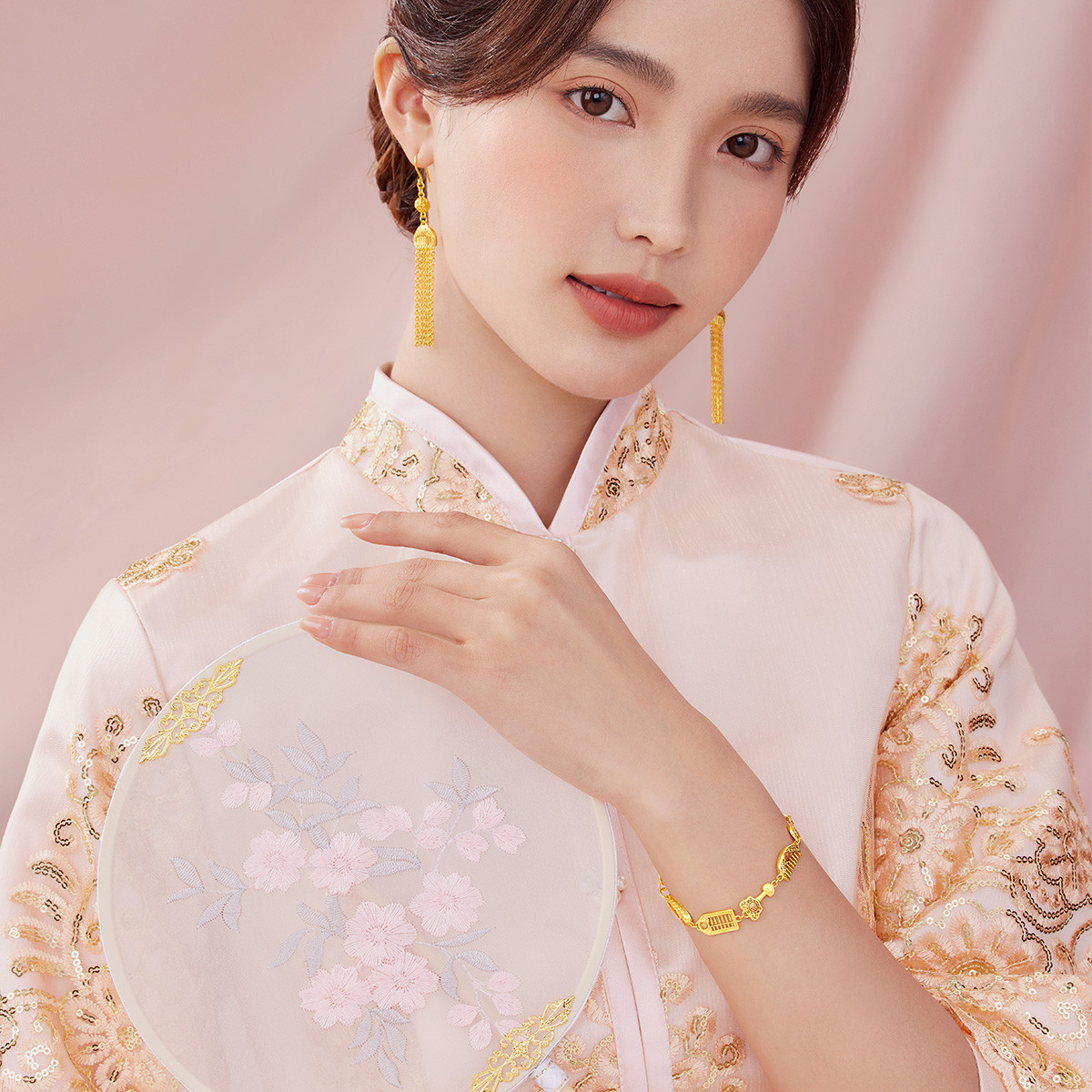 六福珠宝婚嫁九宝黄金手链女福满传家首饰鎏彩工艺计价001452BA【联系客服补货】