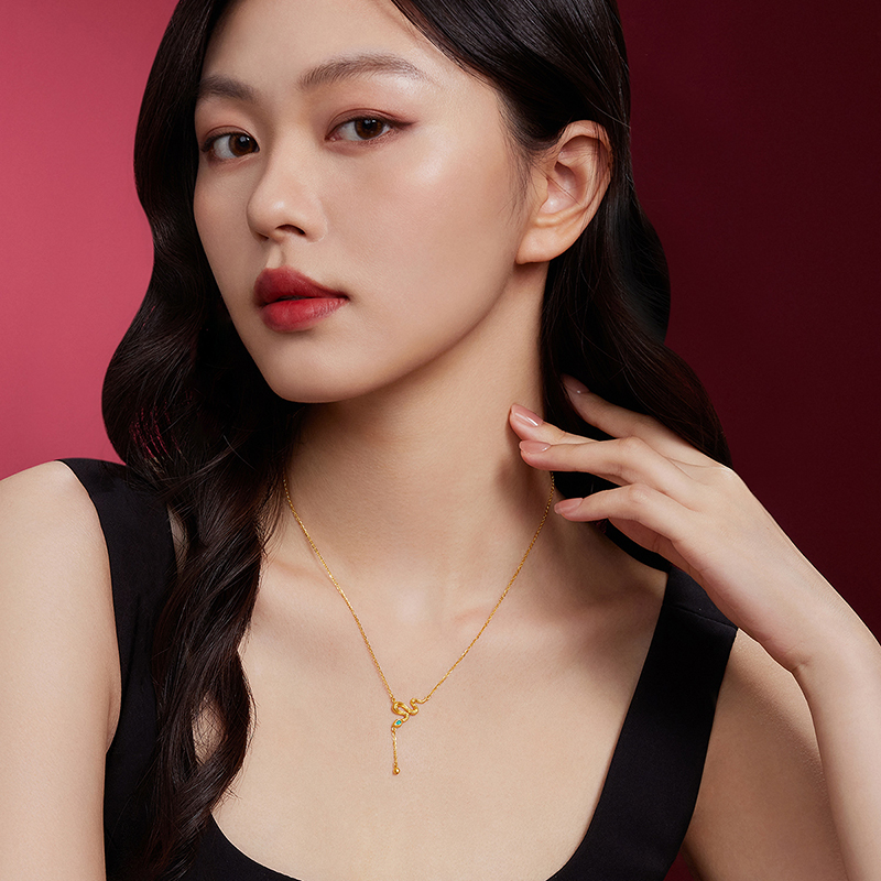 六福珠宝生肖蛇黄金项链女款时尚Y字链流苏锁骨链计价GJG0036DS