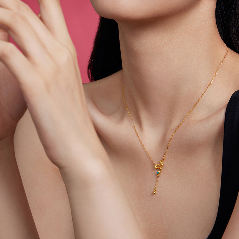 六福珠宝生肖蛇黄金项链女款时尚Y字链流苏锁骨链计价GJG0036DS