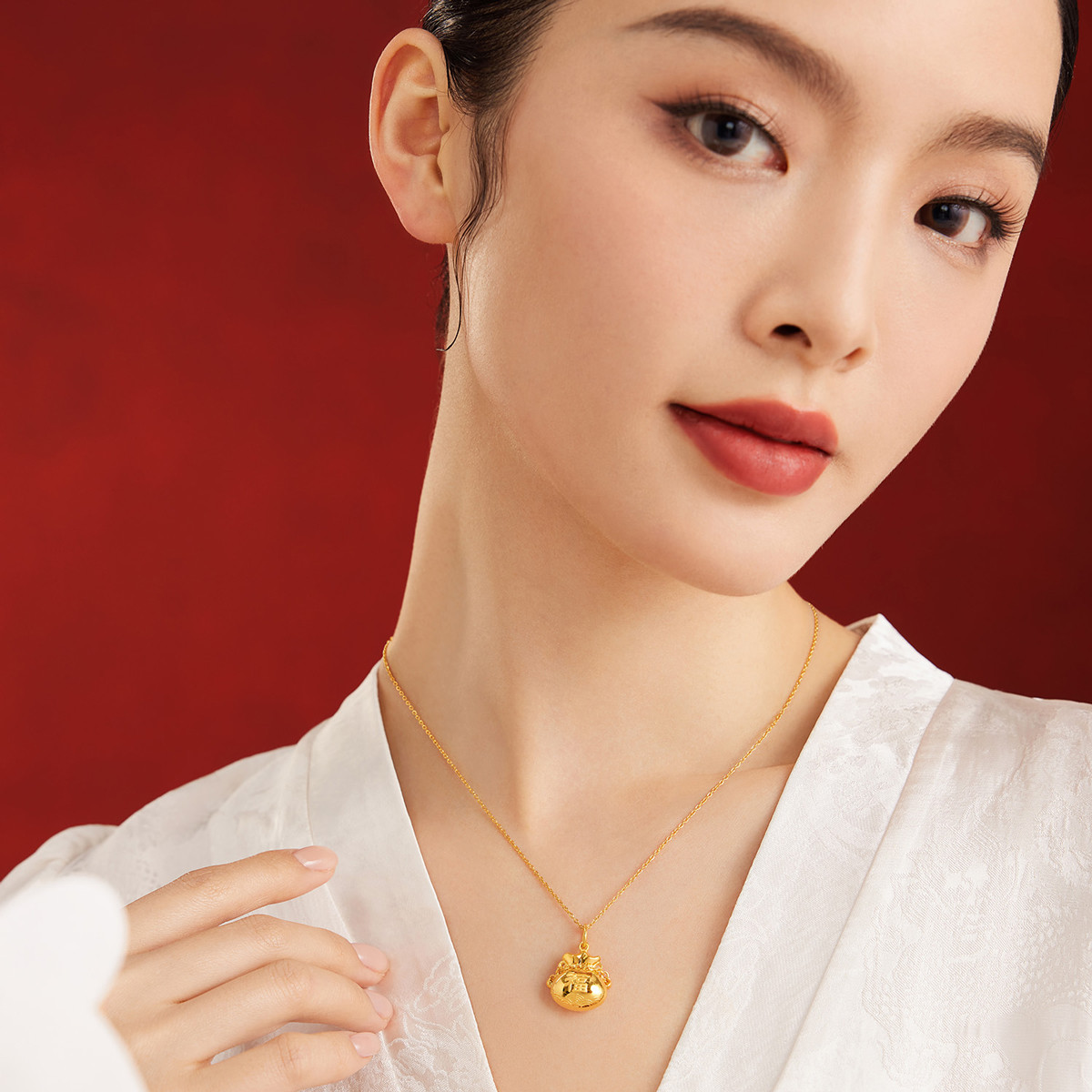 六福珠宝袋袋有福黄金吊坠女款福袋足金挂坠首饰计价L07TBGP0052春节
