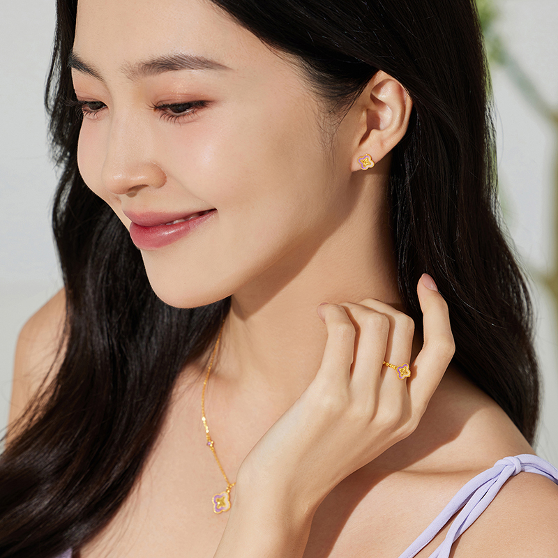 六福珠宝鸢尾紫四叶草黄金耳钉耳环女碎碎冰金耳饰计价GJG0033DS