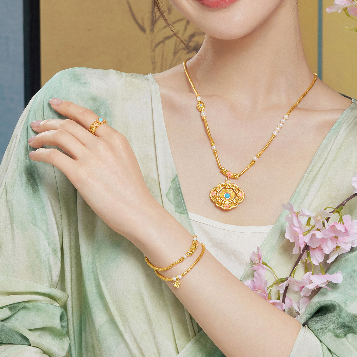 六福珠宝满传家宋韵花开福临黄金戒指镶绿松石女计价L07TBGR0027【联系客服咨询】