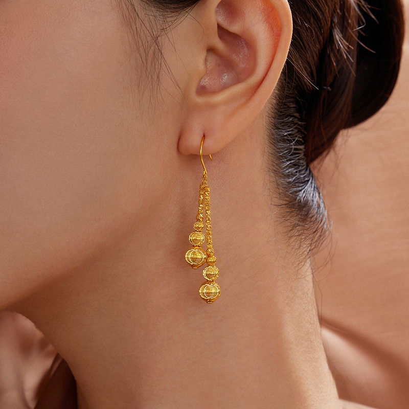 六福珠宝光影金幻影金珠黄金耳环耳坠女爆闪流苏耳饰计价020484ea【视频看货】