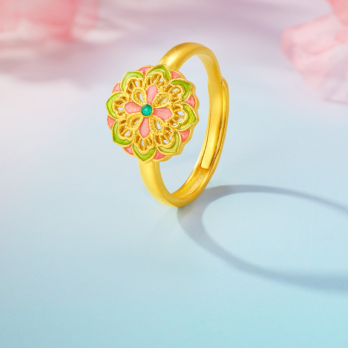 六福珠宝福满传家彩韵生莲花黄金戒指女鎏彩工艺莲花计价G21G0005DS【联系客服咨询】
