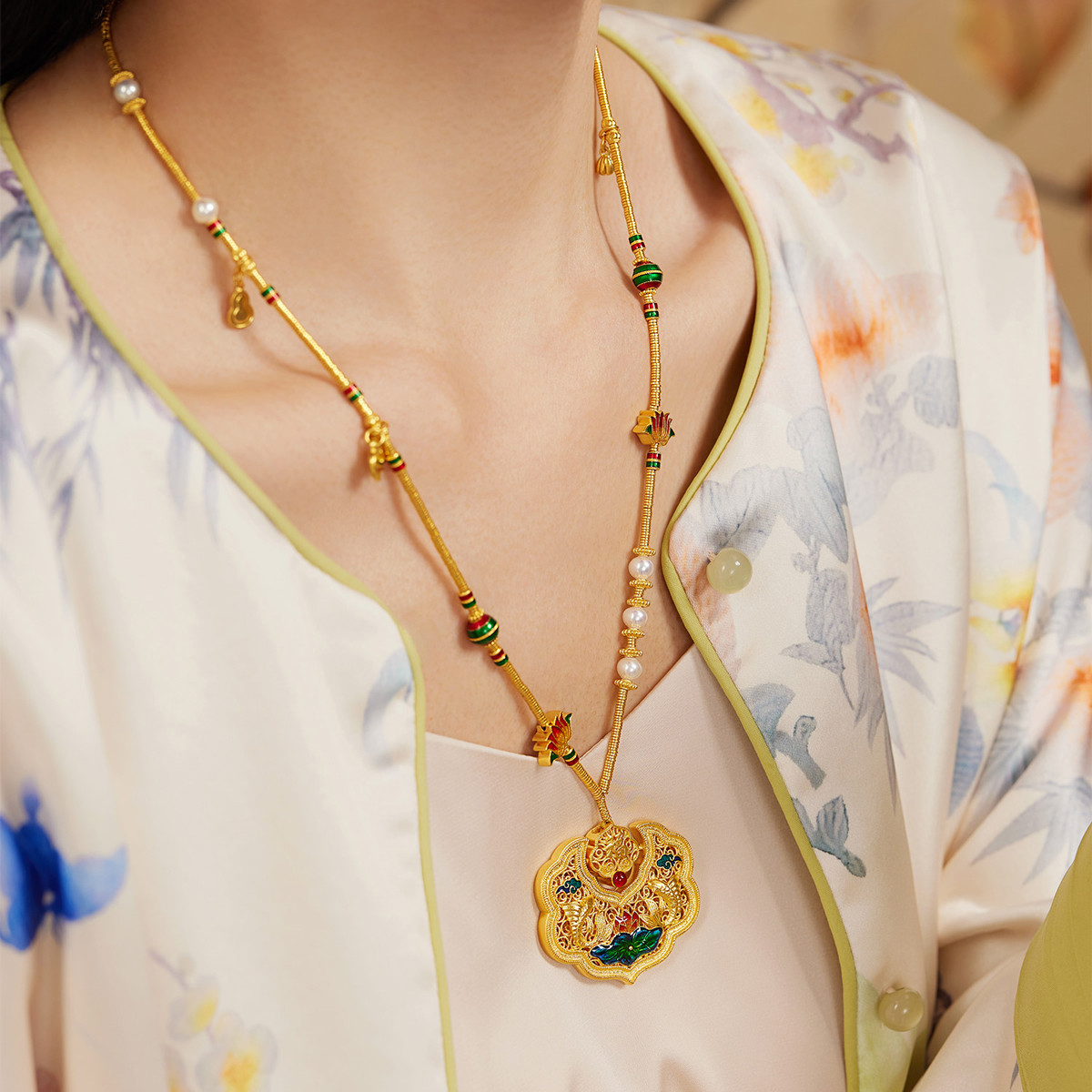 六福珠宝福满传家福运莲莲如意莲花金锁包女锦鲤黄金项链计价004952NA绿色莲2绿2