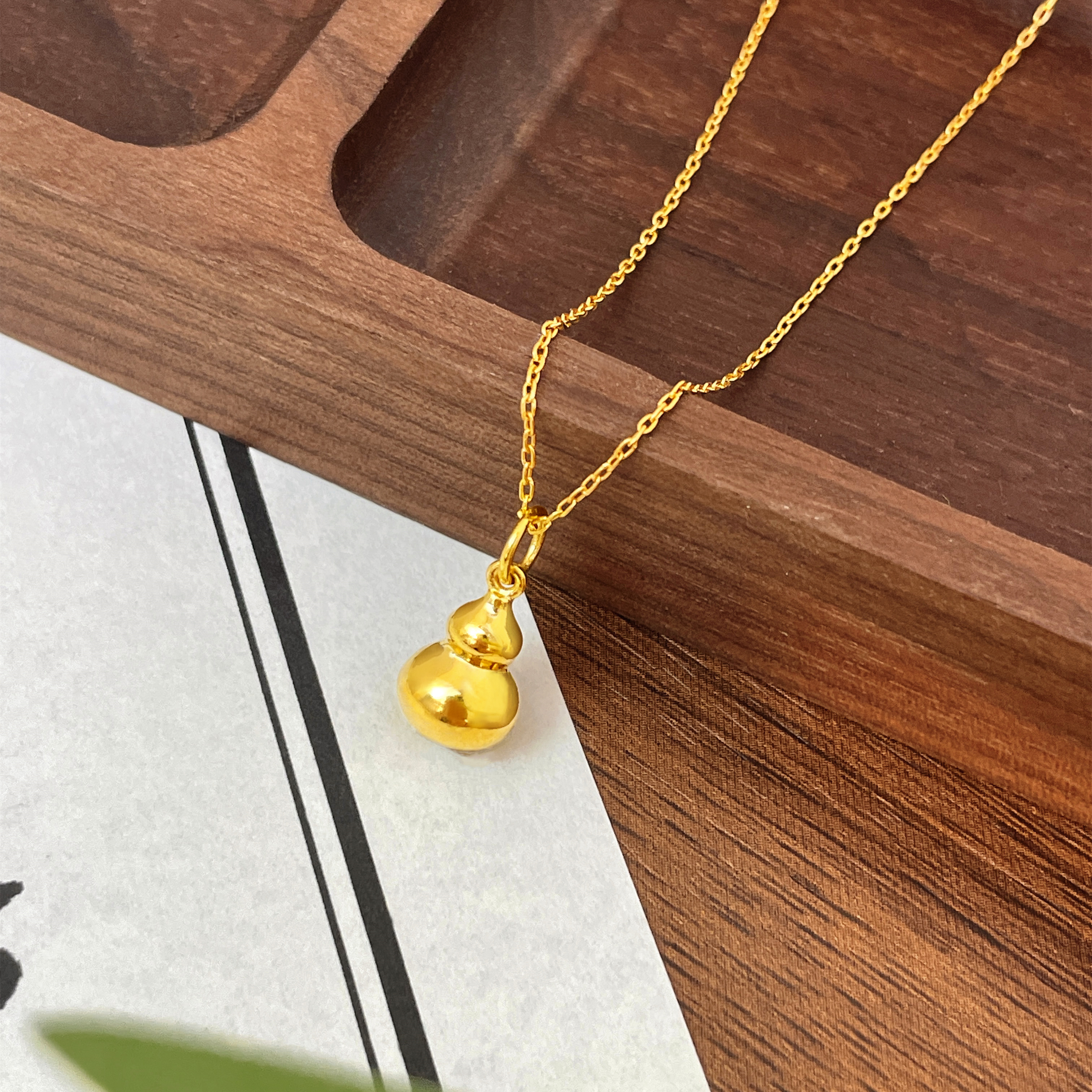 六福珠宝吉祥小葫芦黄金吊坠女款足金挂坠金饰计价L01GTBP0009