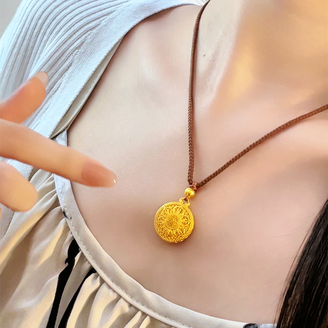 六福珠宝福满传家八宝罗盘黄金吊坠女含颈绳送妈妈莲花计价G23TBGP0003莲2