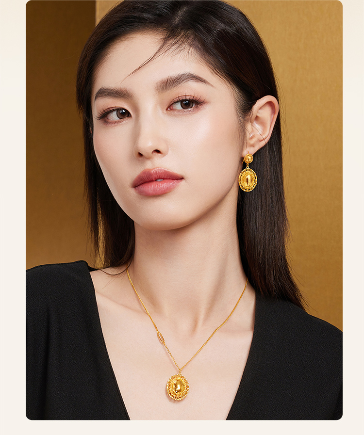 六福珠宝光影金爆闪黄金耳钉耳环女5G鸽子蛋足金耳饰计价015016EA