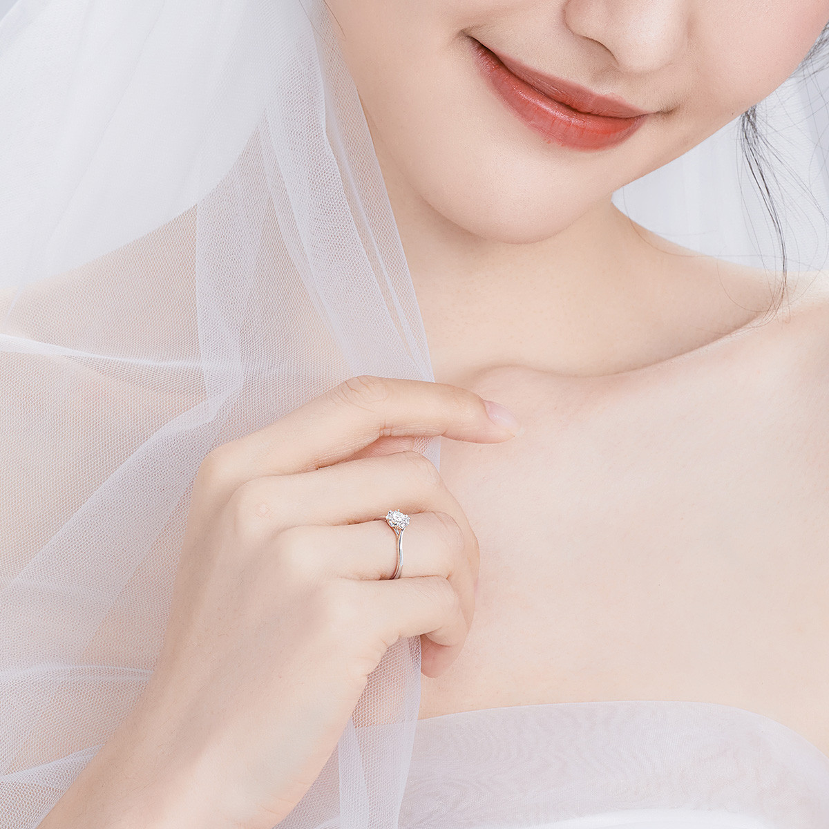 六福珠宝初雪车花心形爪求婚钻戒18K金钻石戒指女款送礼N214【联系客服补货】