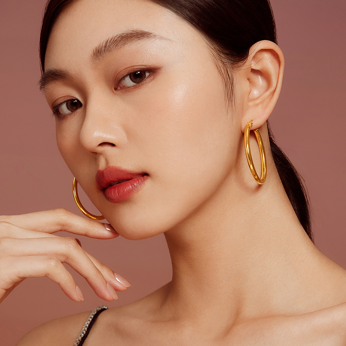 六福珠宝几何光环黄金耳圈女款硬金耳环素圈耳饰计价A01TBGE0006【1V1直播看货】