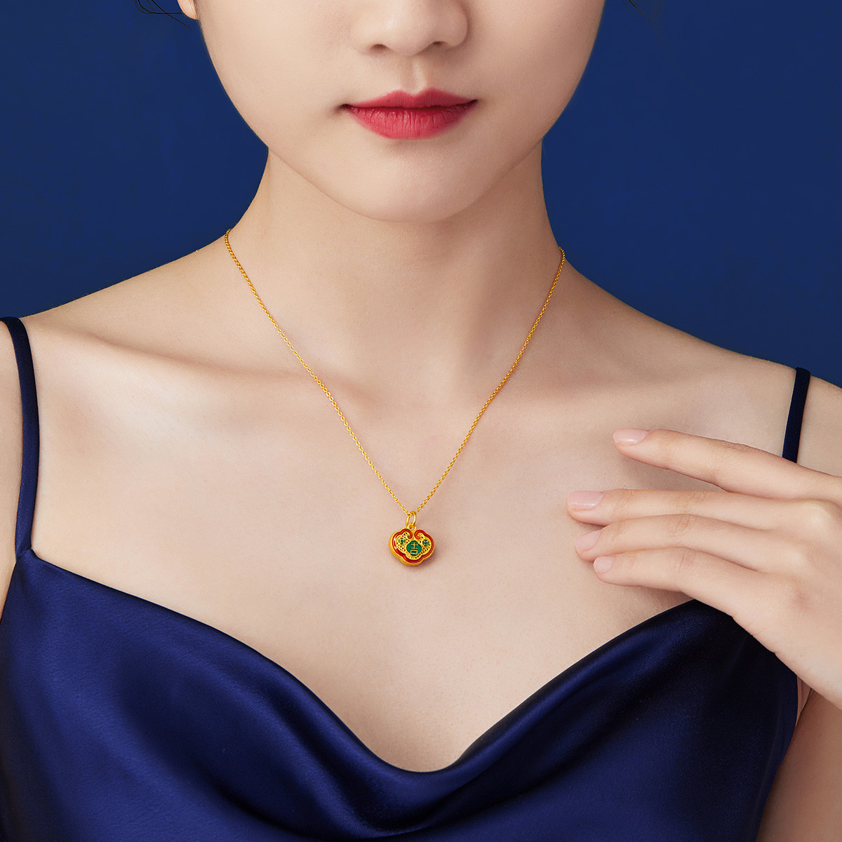 六福珠宝吉祥如意鎏彩工艺足金黄金吊坠不含链送礼计价HPGTBP0007