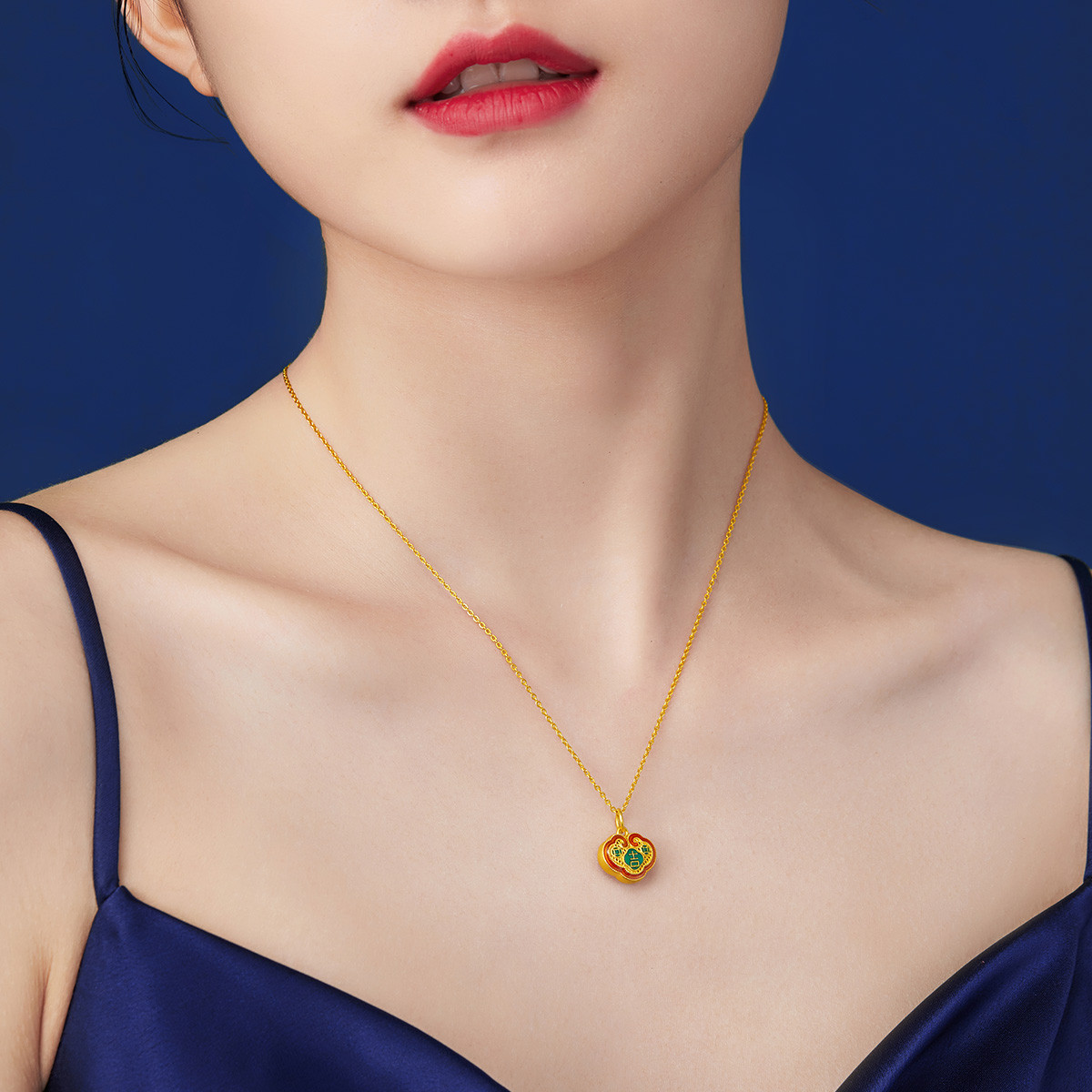 六福珠宝吉祥如意鎏彩工艺足金黄金吊坠不含链送礼计价HPGTBP0007