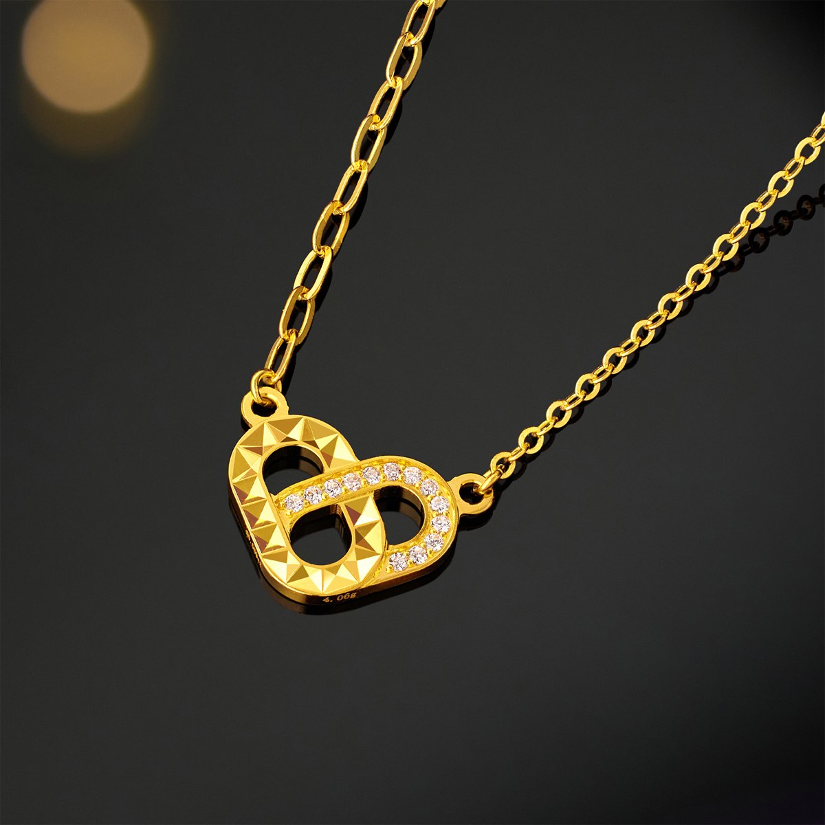六福珠宝Goldstyle·X环环相扣黄金项链钻石心形黄金镶钻GDA1TBN0012