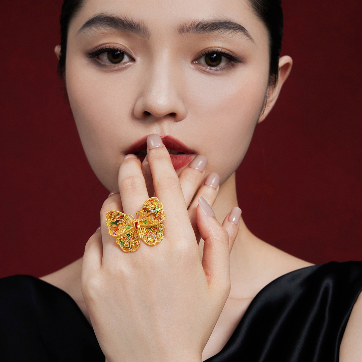 六福珠宝福满传家花丝彩蝶黄金戒指鎏彩工艺蝴蝶计价G08TBGR0008绿色