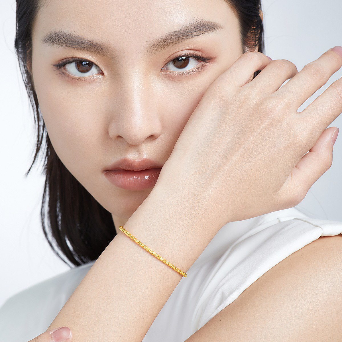 六福珠宝光面金珠18k金手链圆形车花珠彩金手链定价L19TBKB0028Y【预售联系客服咨询】
