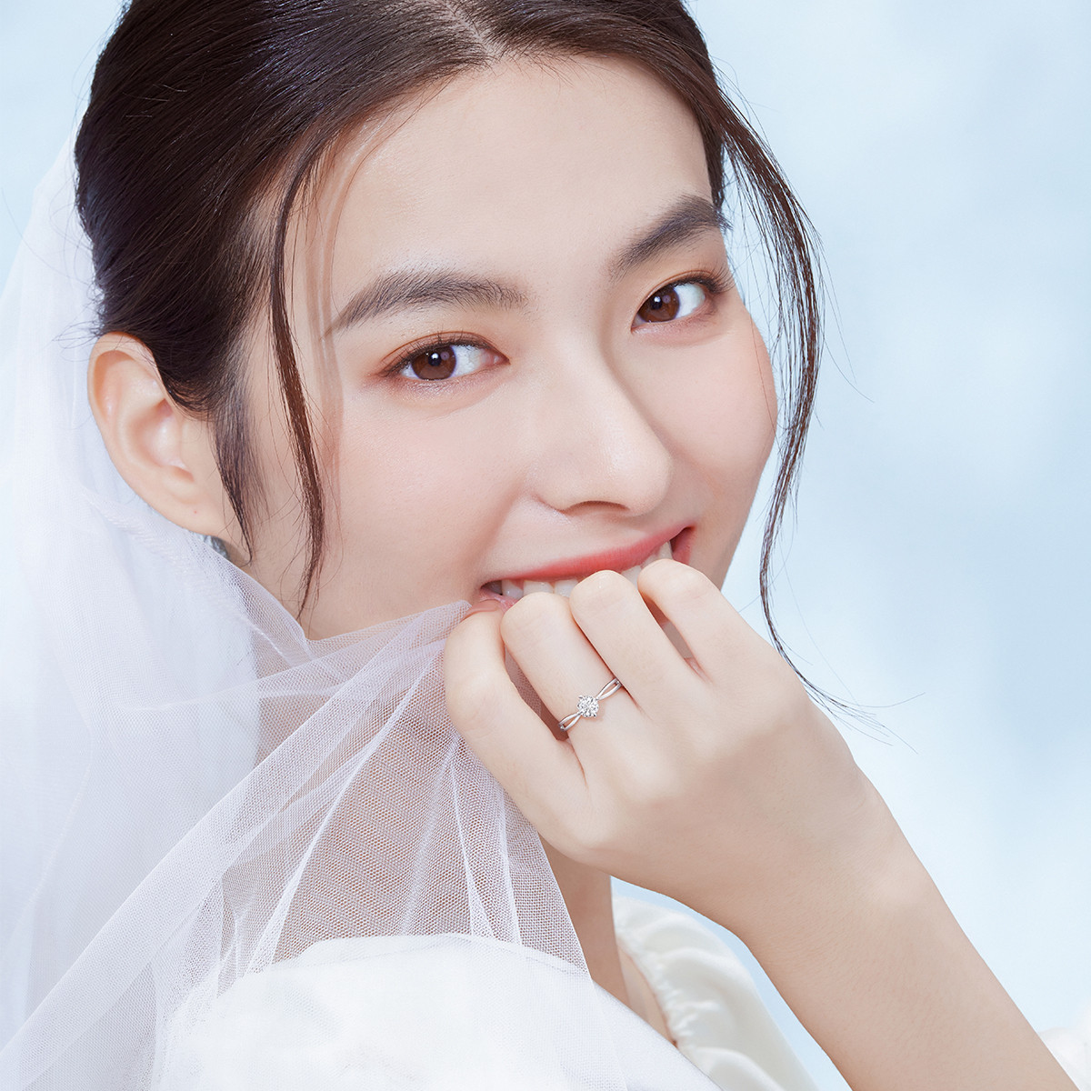 六福珠宝爱很美系列钻石戒指心形爪镶求婚钻戒可刻字定价LB32439【联系客服补货】
