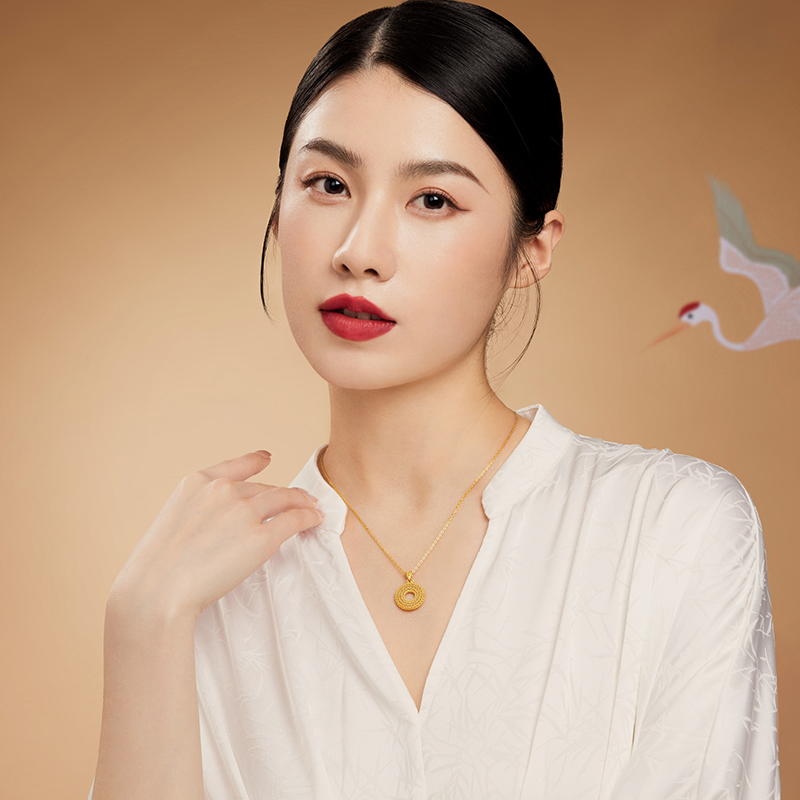 六福珠宝福满传家平安扣黄金吊坠女款镂空花丝挂坠计价B01G0003DS