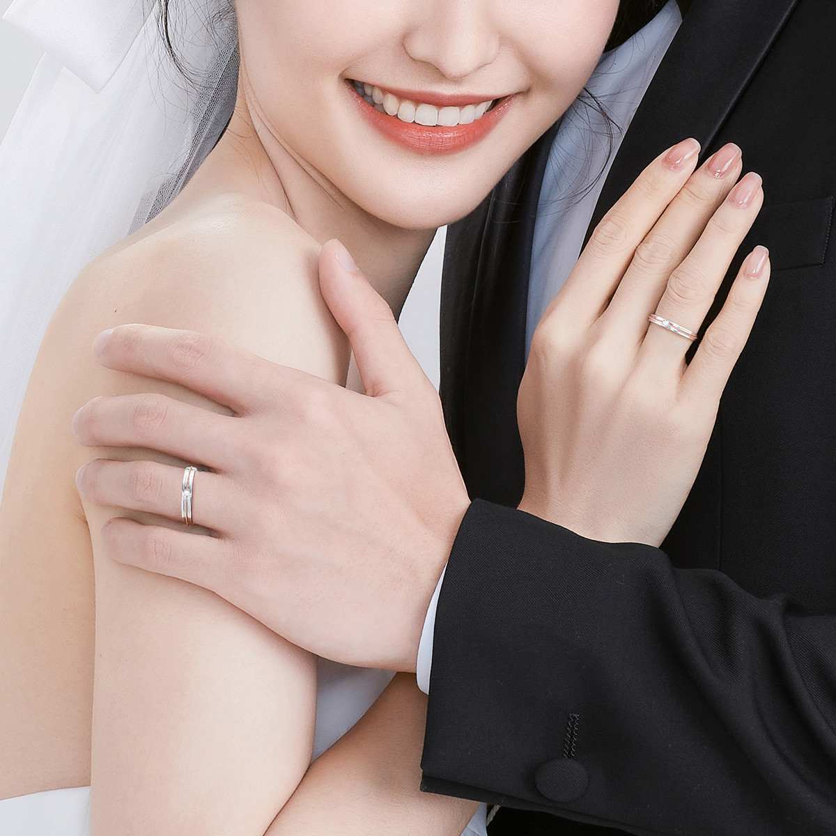 六福珠宝钻戒男简约时尚18K金钻石戒指闭口款结婚对戒定价N201