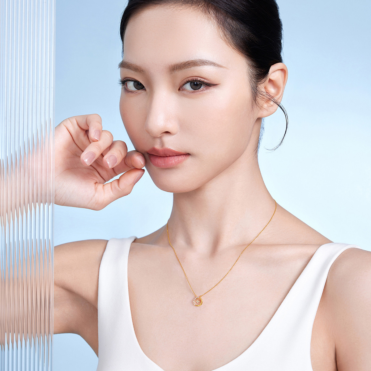 六福珠宝星月相伴天然钻石项链女款18k金吊坠首饰定价cMDSKN0101Y