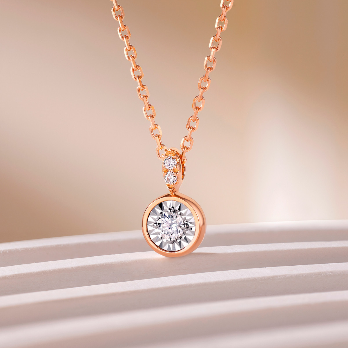 六福珠宝泡泡天然钻石项链女款18k金吊坠钻石首饰定价cMDSKN0102D【联系客服补货】