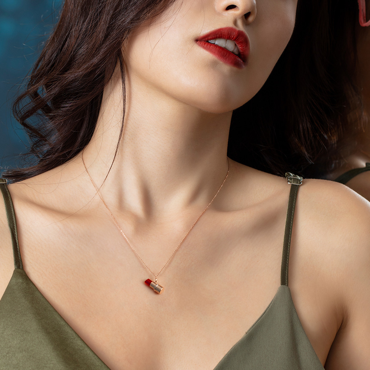 六福珠宝小香唇锁骨套链18k金项链唇膏口红玉髓定价ENJ5K30001RWB特惠