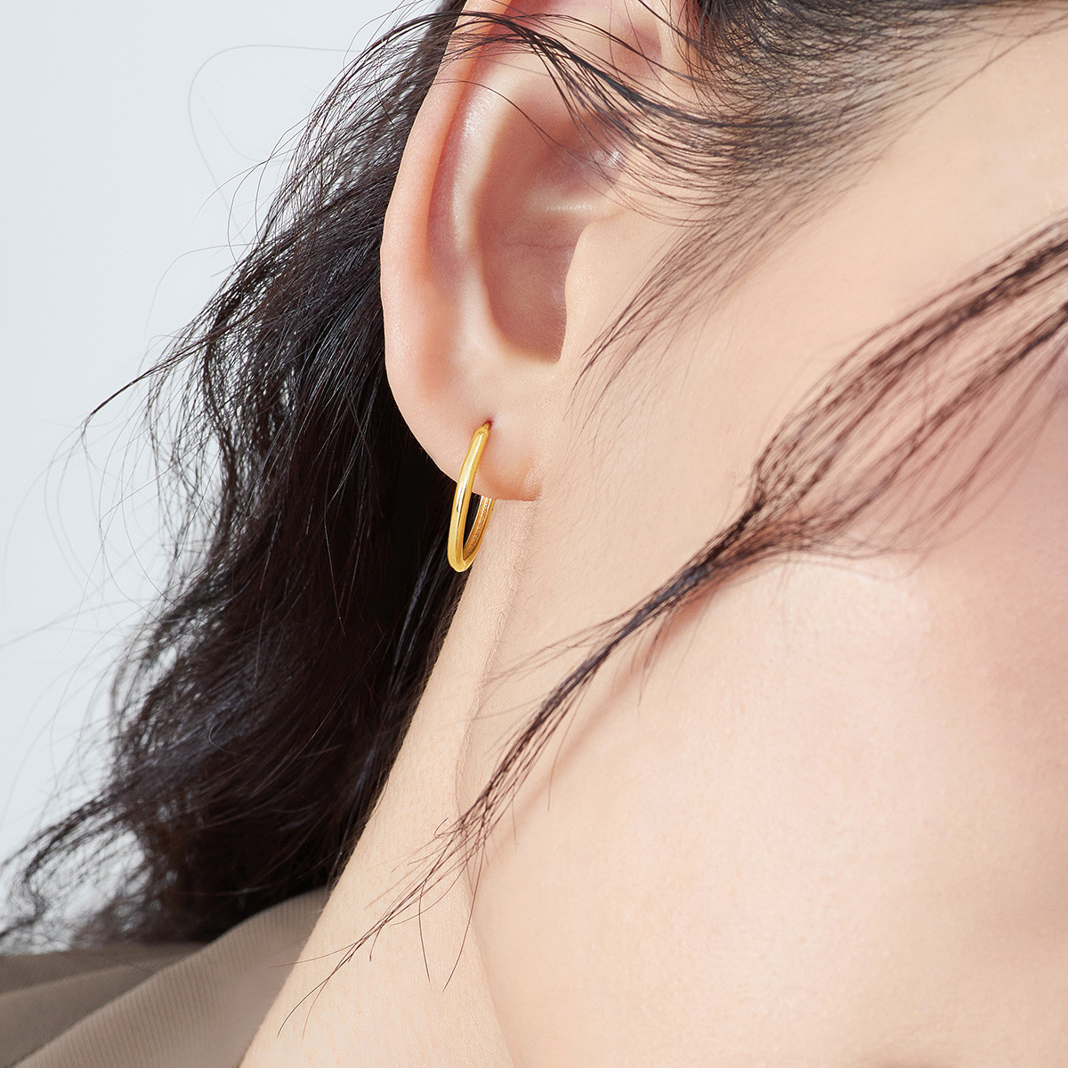 六福珠宝椭圆环马蹄形18k金耳环彩金单只女款定价L18TBKE0108Y【联系客服补货】