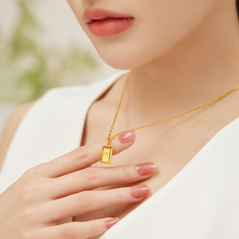 六福珠宝小金砖吊坠女实心5G光影金黄金项链套链计价HIG30137A【联系客服补货】