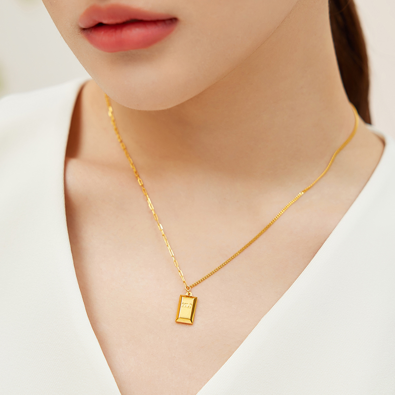 六福珠宝小金砖吊坠女实心5G光影金黄金项链套链计价HIG30137A【联系客服补货】