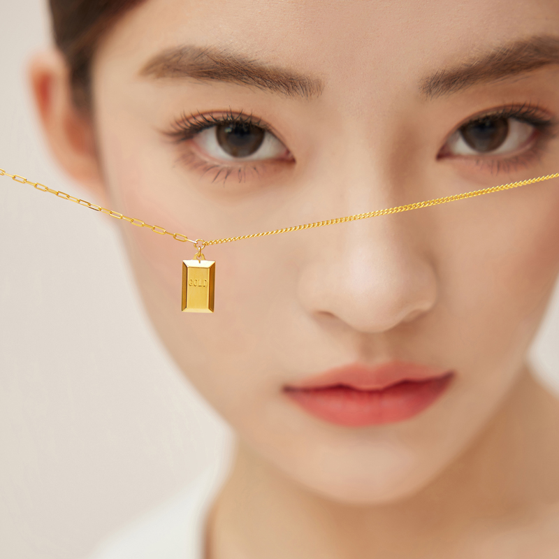六福珠宝小金砖吊坠女实心5G光影金黄金项链套链计价HIG30137A【联系客服补货】