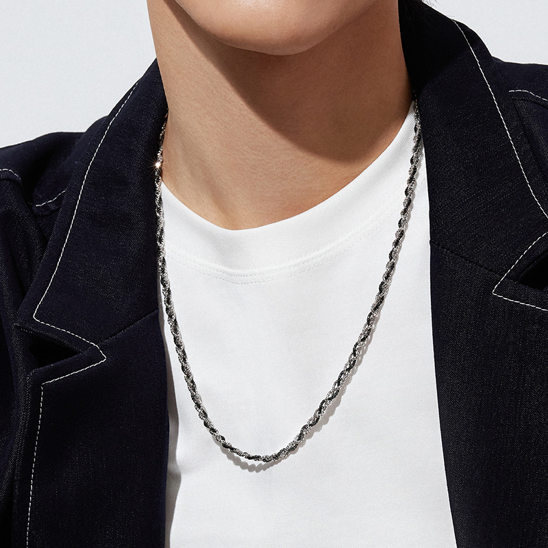 六福珠宝双色铂金项链铂950麻花链电黑白金锁骨链计价GJP0005DS【1V1直播看货】