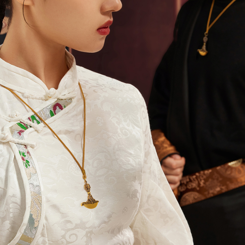 六福珠宝福满传家金刚杵钺刀黄金吊坠男女复古挂坠计价F63G0038DS【1V1直播看货】