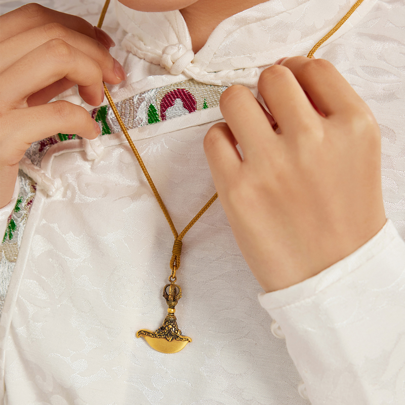 六福珠宝福满传家金刚杵钺刀黄金吊坠男女复古挂坠计价F63G0038DS【1V1直播看货】