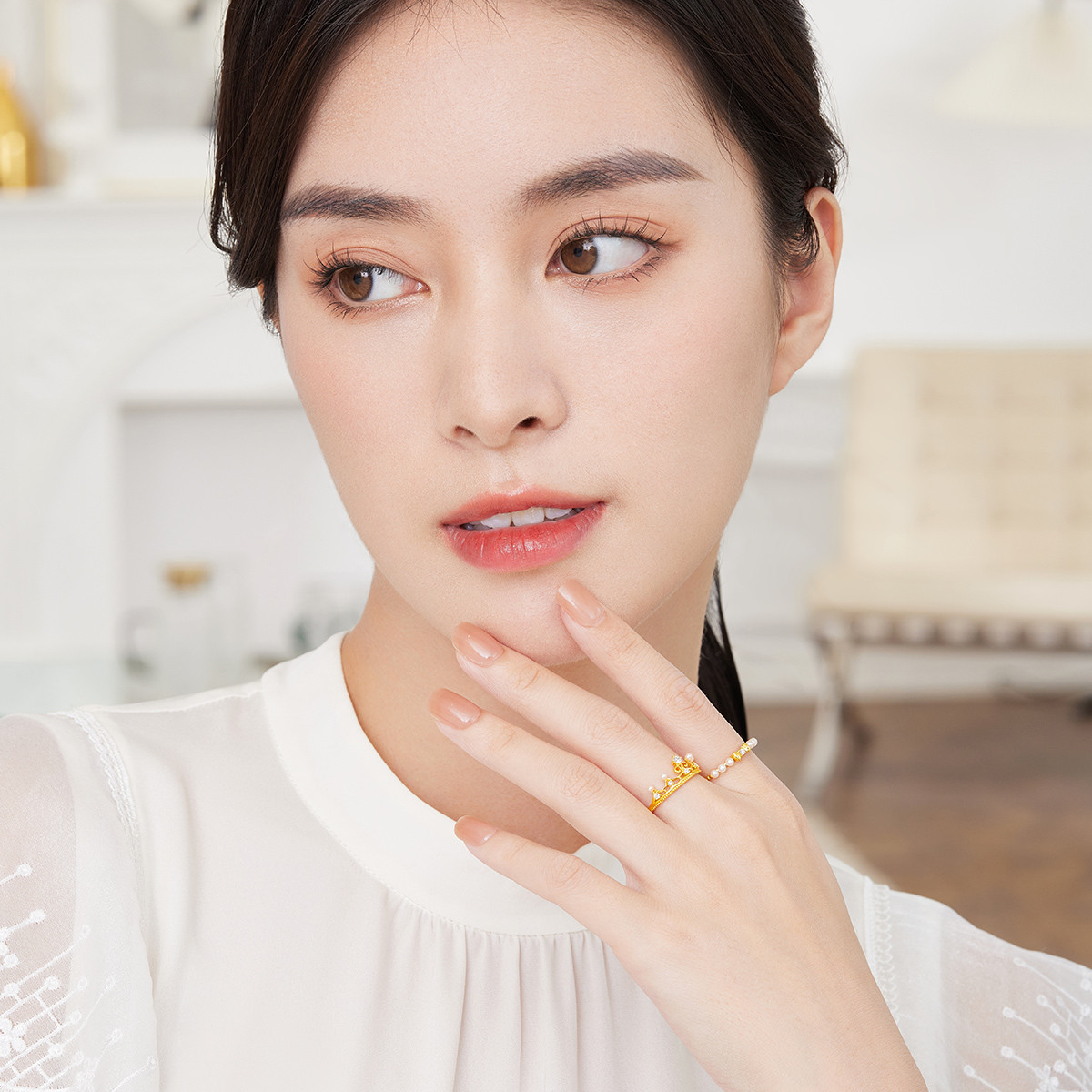 六福珠宝蝴蝶结钻石戒指光面珍珠18k金钻戒女戒cMDSKR0065Y【联系客服补货】