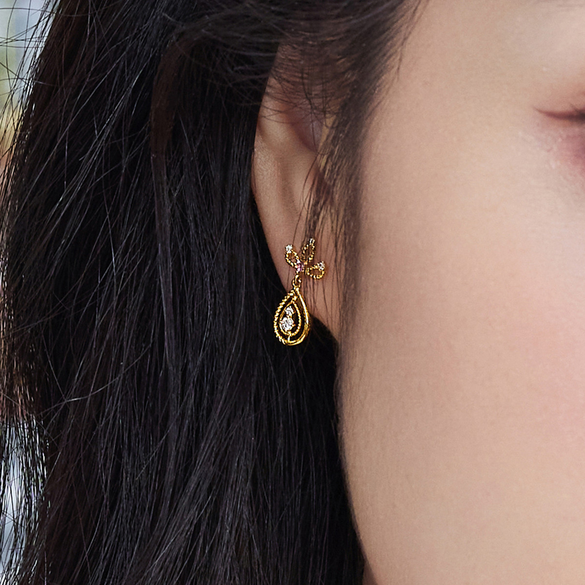 【秒杀】六福珠宝瑰丽公主耳坠18k金钻石耳钉蓝宝石耳环女cMDSKE0057Y