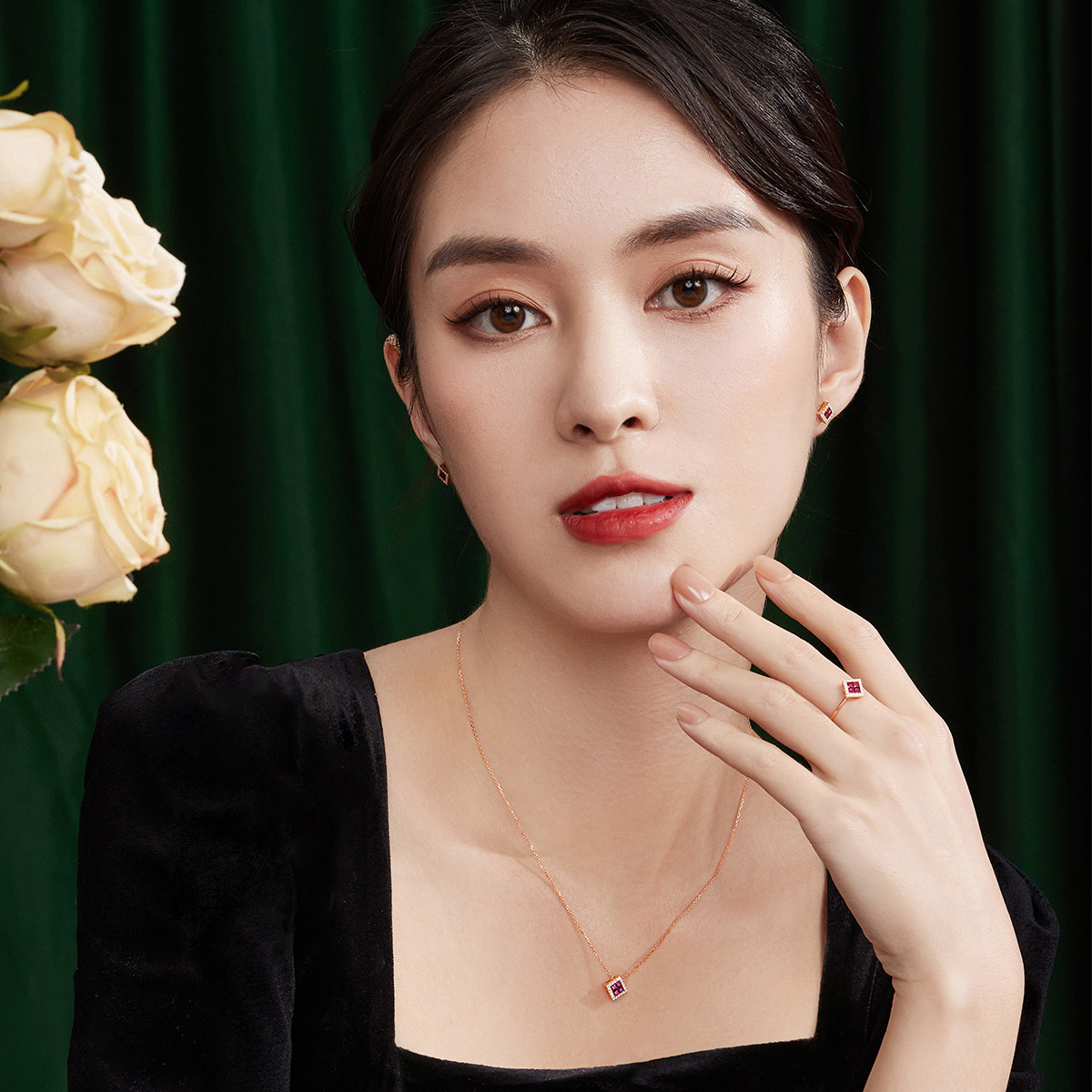 六福珠宝红宝石戒指光面18k金钻戒闭口女戒送礼定价F87DSKR0004R【联系客服补货】