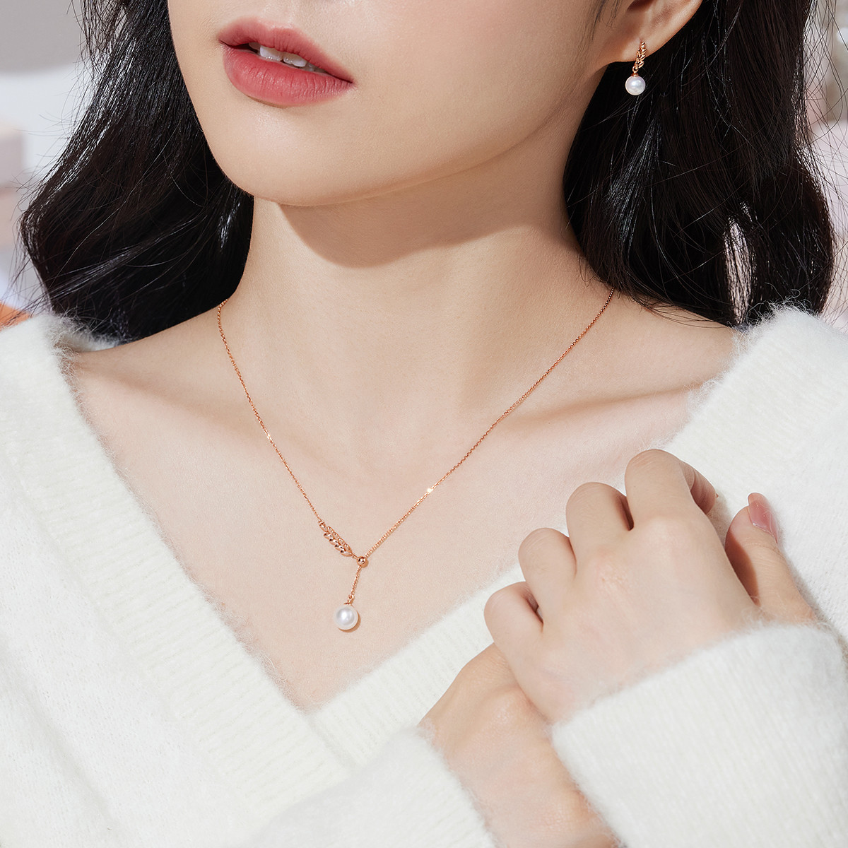 六福珠宝麦穗淡水珍珠项链女18k金吊坠套链定价F87DSKN0019R【联系客服补货】