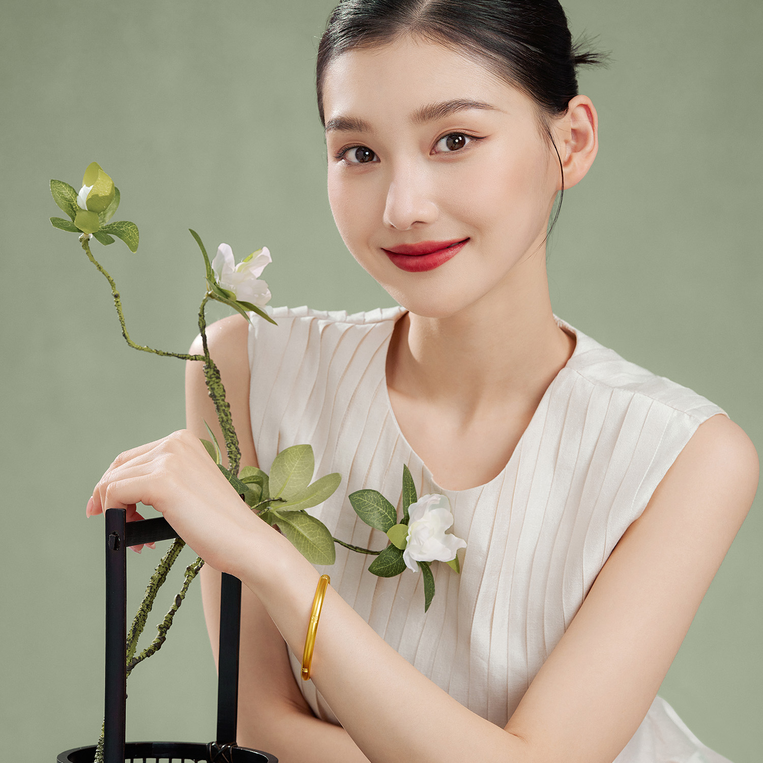 六福珠宝福满传家六福齐来黄金手镯子古法素圈女计价028112AA