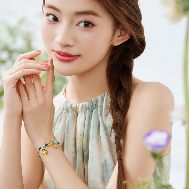 六福珠宝森系夜光鎏彩工艺黄金转运珠足金吊坠串珠GJA0033DS女神节