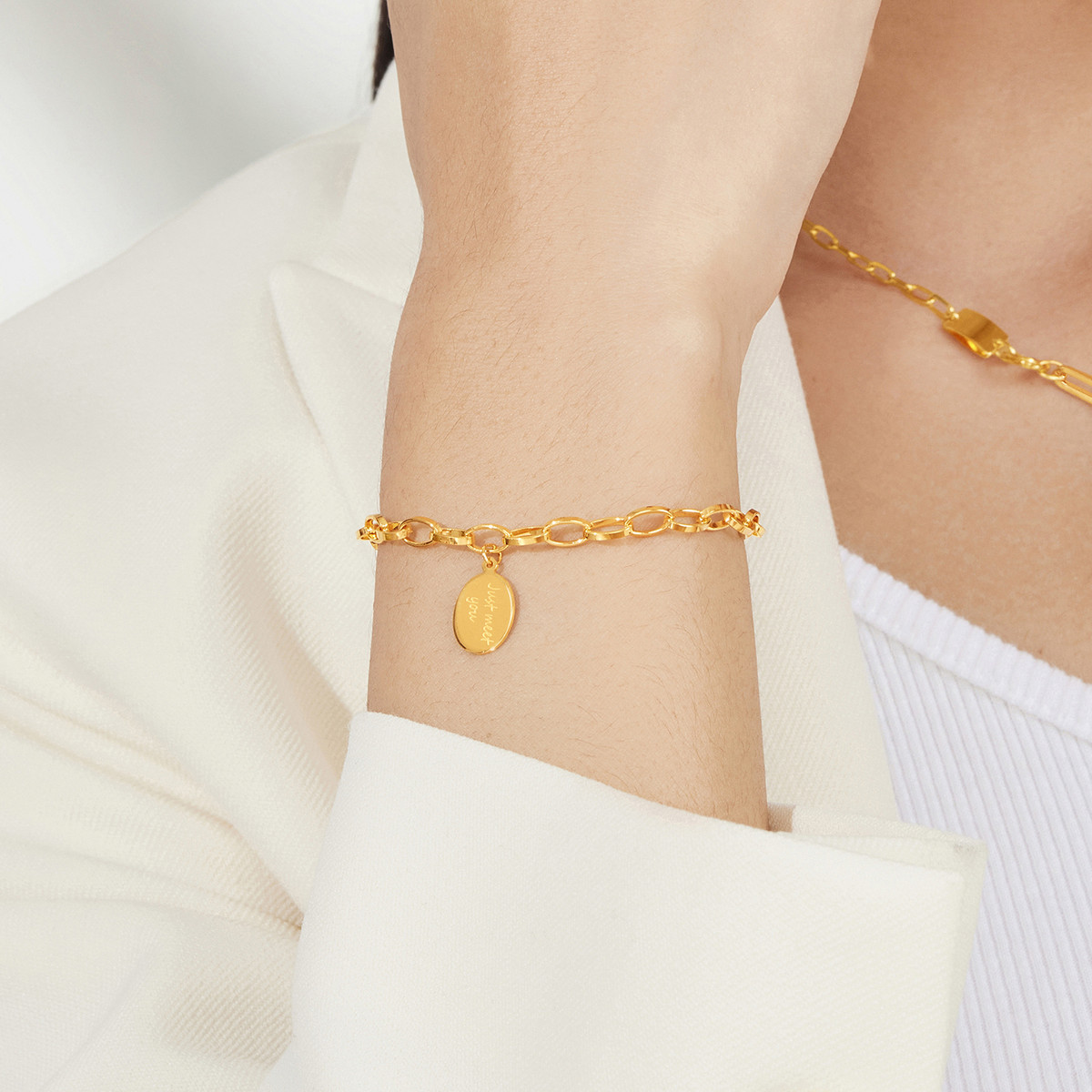 六福珠宝光面字母牌黄金手链5G足金首饰光影金送女友计价002555BA【联系客服补货】【1V1直播看货】