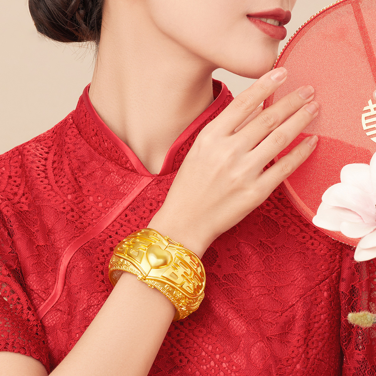 六福珠宝实心黄金手镯女龙凤呈祥足金镯子婚嫁礼计价A03TBGB0021【联系客服补货】